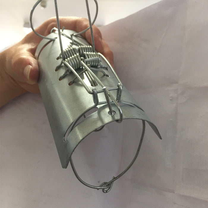 V152 - 12pc Mole Tunnel Trap